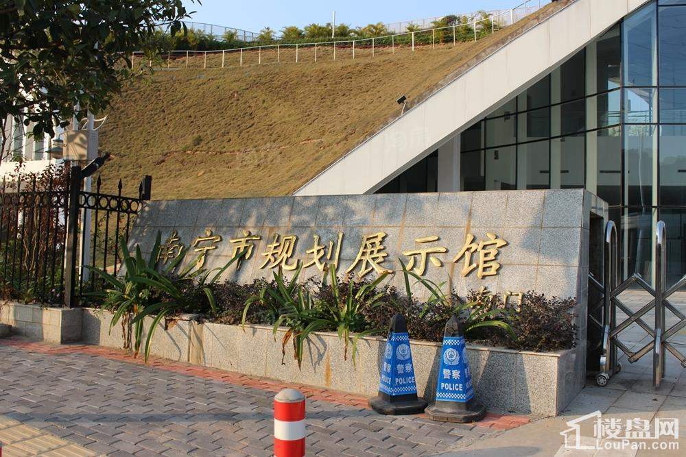 中房翡翠湾配套图