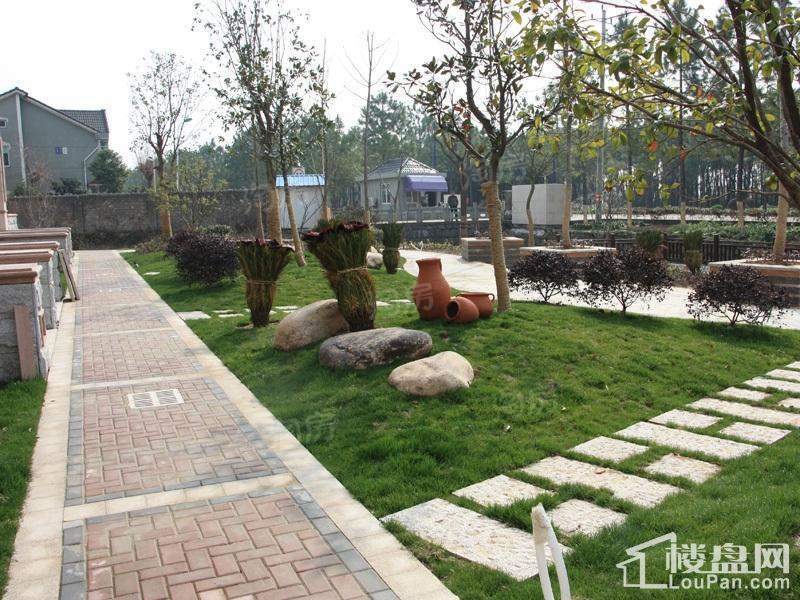 华通金色荣湾实景图