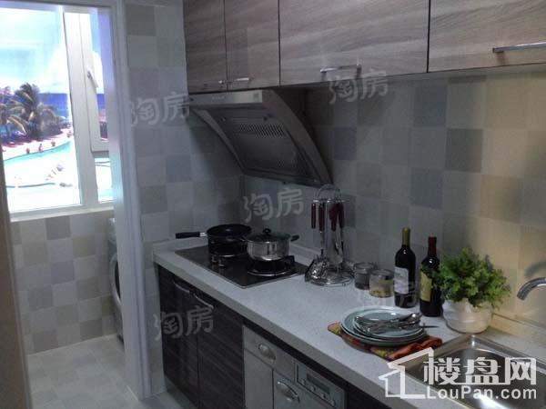 房信彩虹城样板间