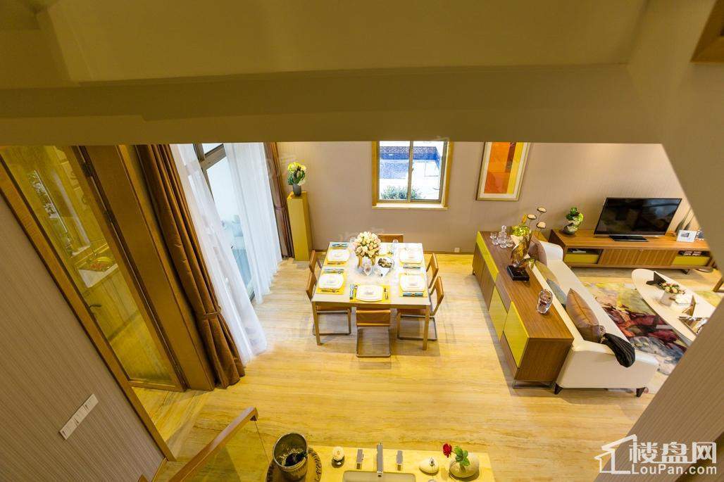 缤虹星城样板间