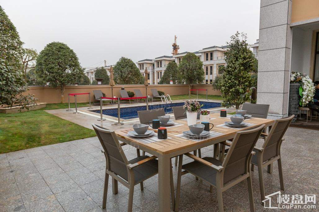 缤虹星城样板间