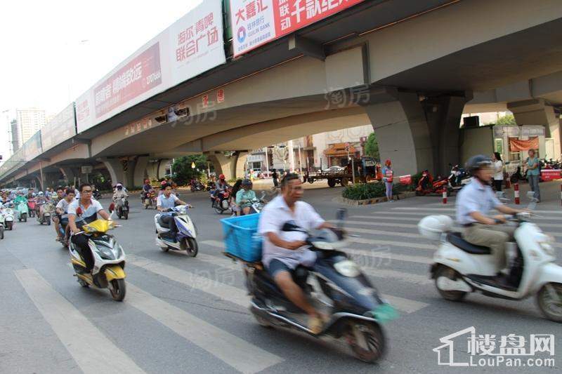 荣和悦澜山配套图