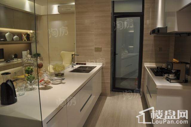 阳光100凤凰街样板间