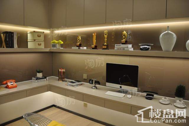 阳光100凤凰街样板间