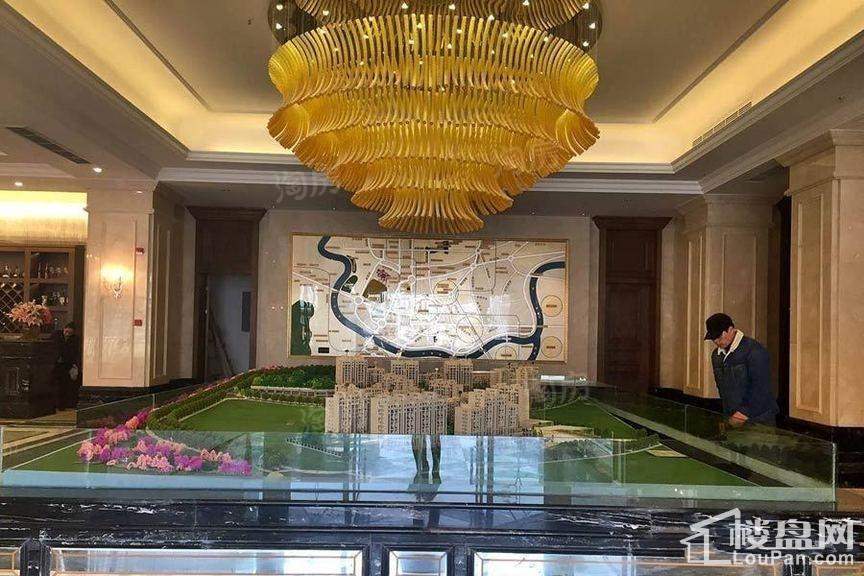 华美翡丽山实景图