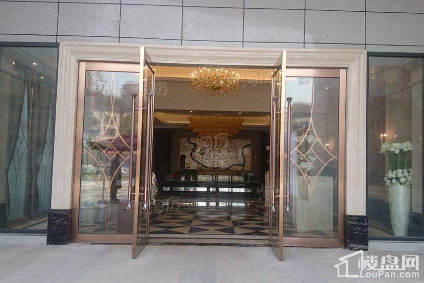 华美翡丽山实景图