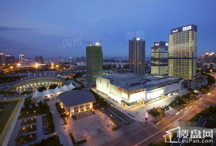 华贸大厦实景图