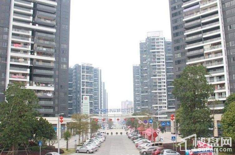 中信水岸城花园实景图