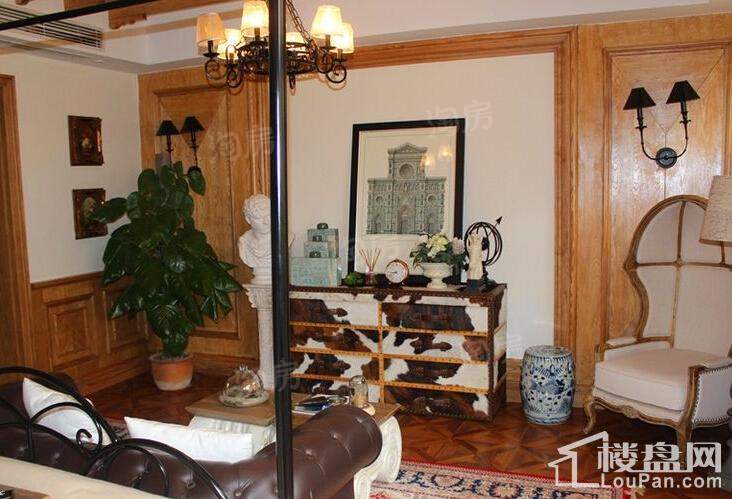 皇庭波西塔诺样板间