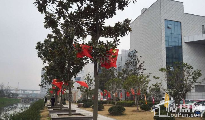 绿茵商业广场实景图