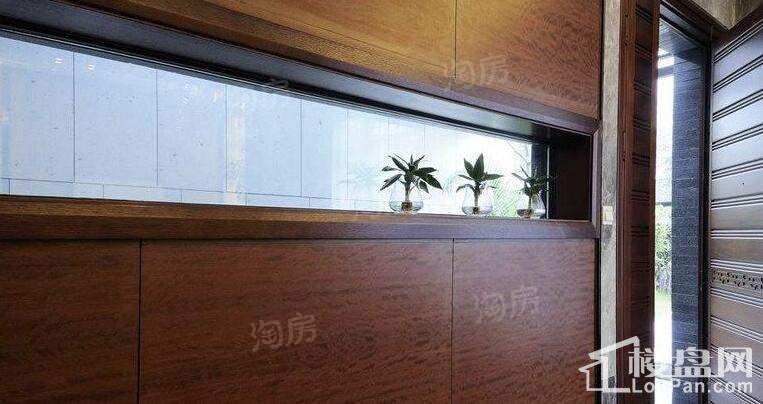 佘山珑原样板间