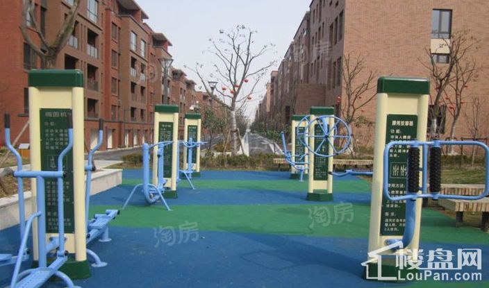 港城滴水湖馨苑城萃实景图