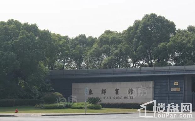 东郊罗兰别墅配套图