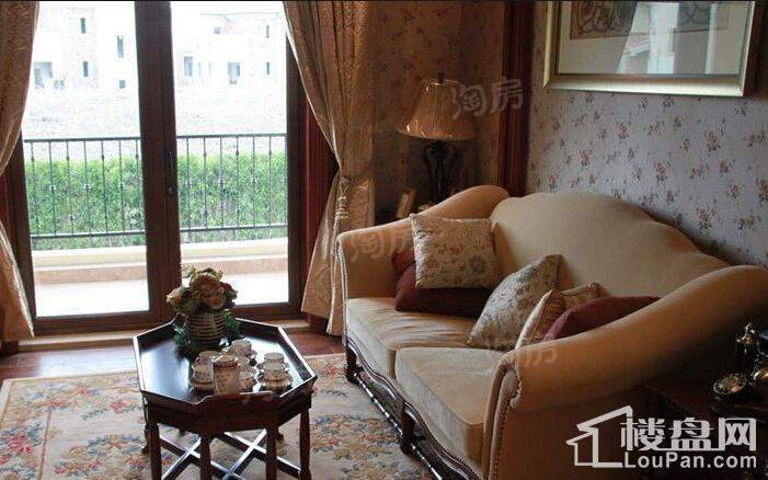 堤亚纳昱墅样板间