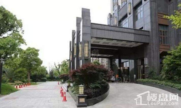 育麟商务广场实景图
