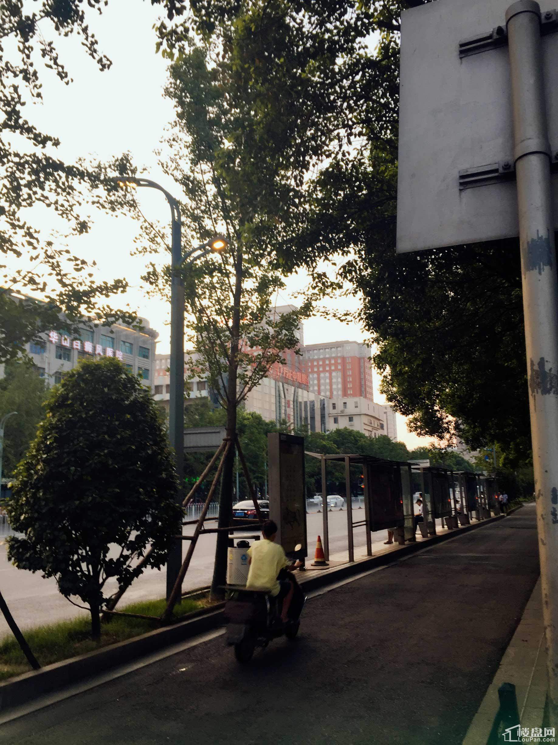 绿地中心配套图