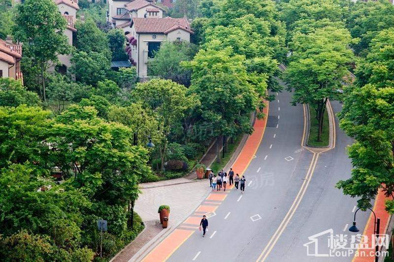 保利中航城实景图