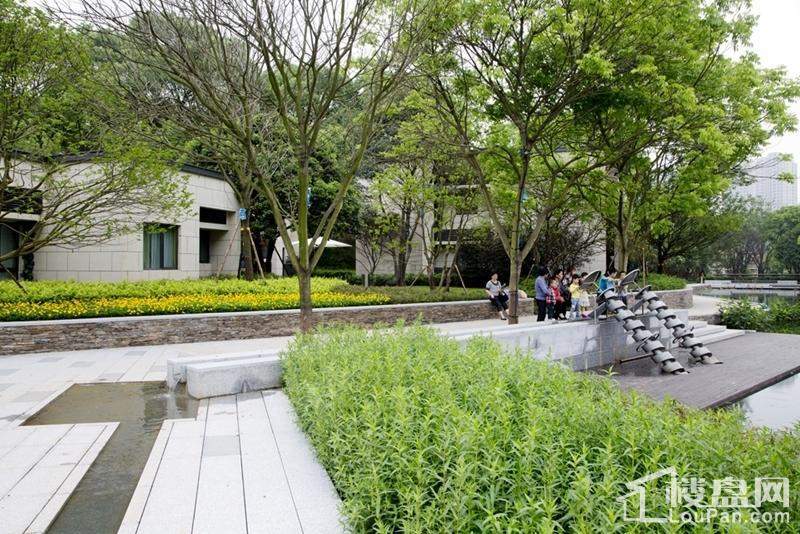 保利中航城实景图