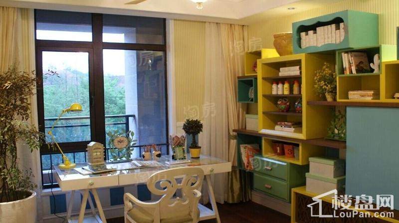 保利中航城样板间