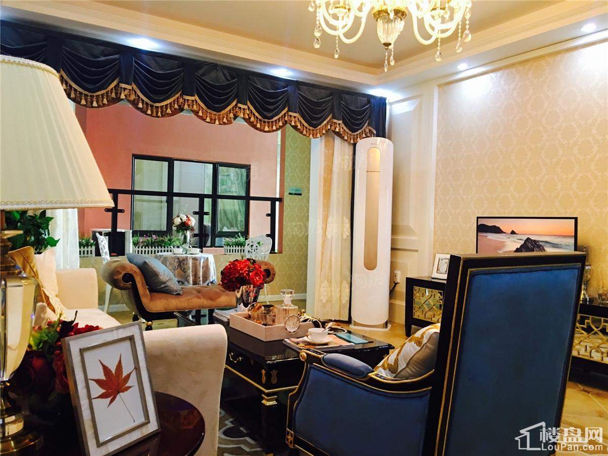 润和滨江府样板间