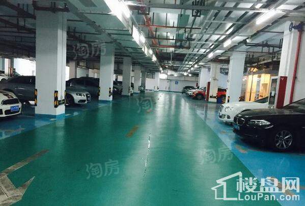 智富名品城实景图