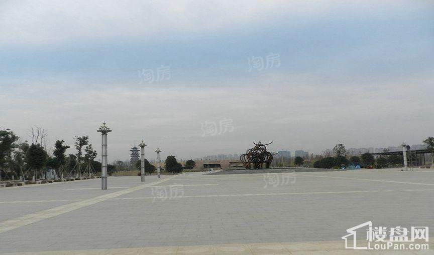 柏宁地王广场配套图