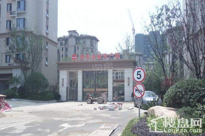 佳兆业城市广场实景图