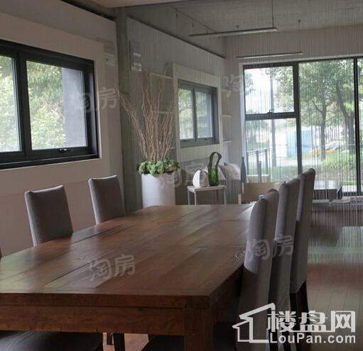 印象钢谷样板间