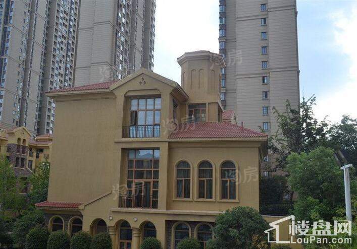 世茂翡翠首府实景图