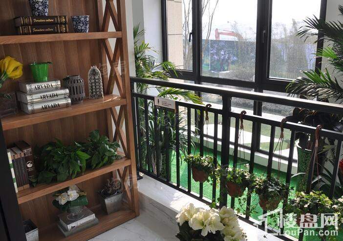 世茂翡翠首府样板间