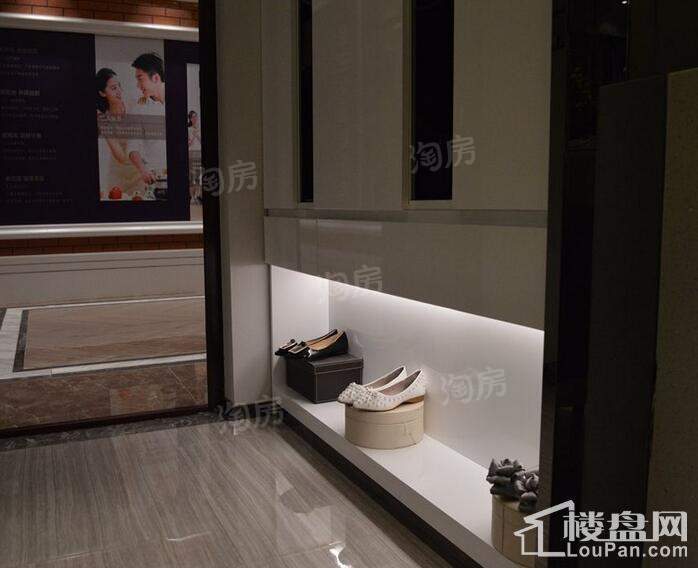 保利罗兰春天样板间