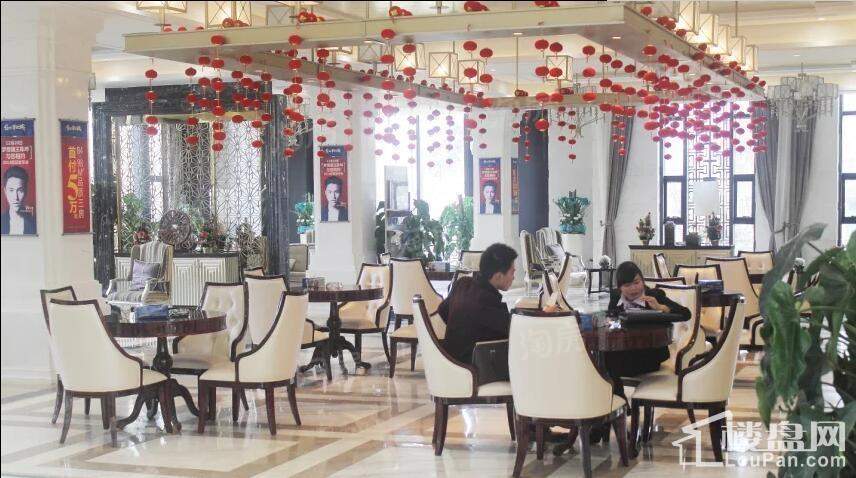 信地华地城实景图