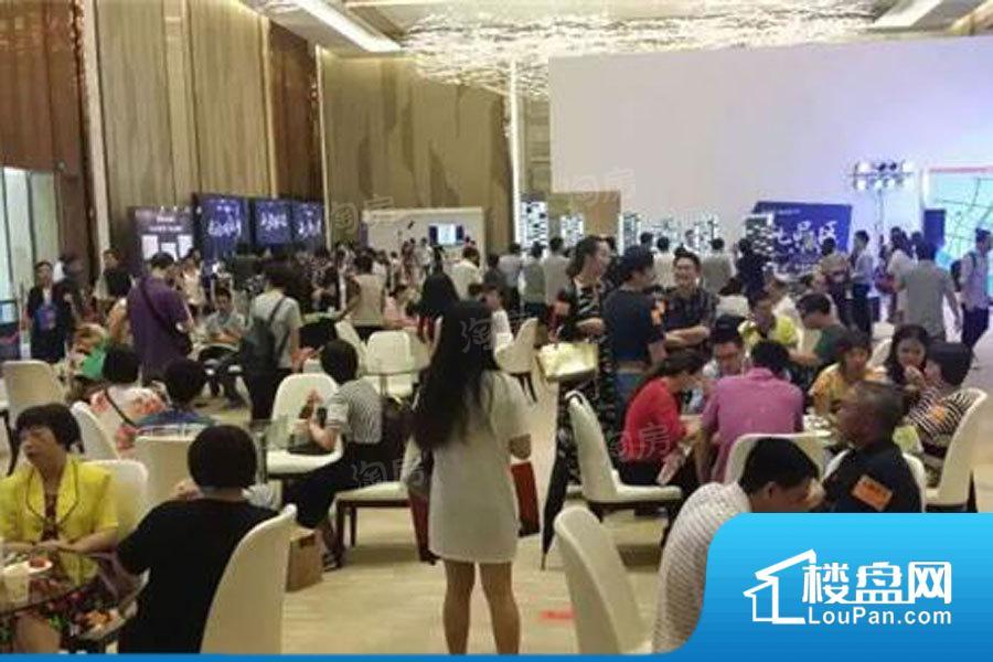 越秀国际总部广场实景图