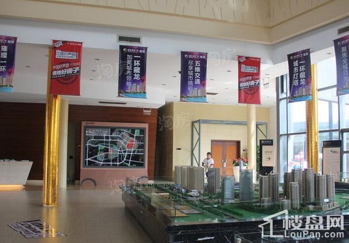 信地城市广场实景图