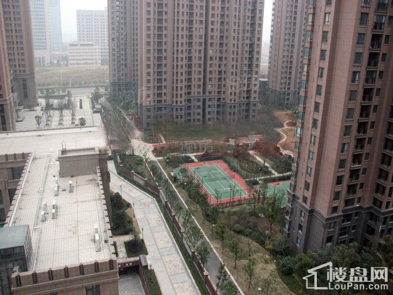 高速滨湖时代广场金融中心实景图
