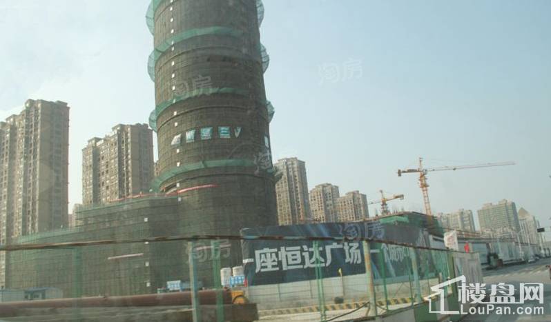 恒业站前广场实景图