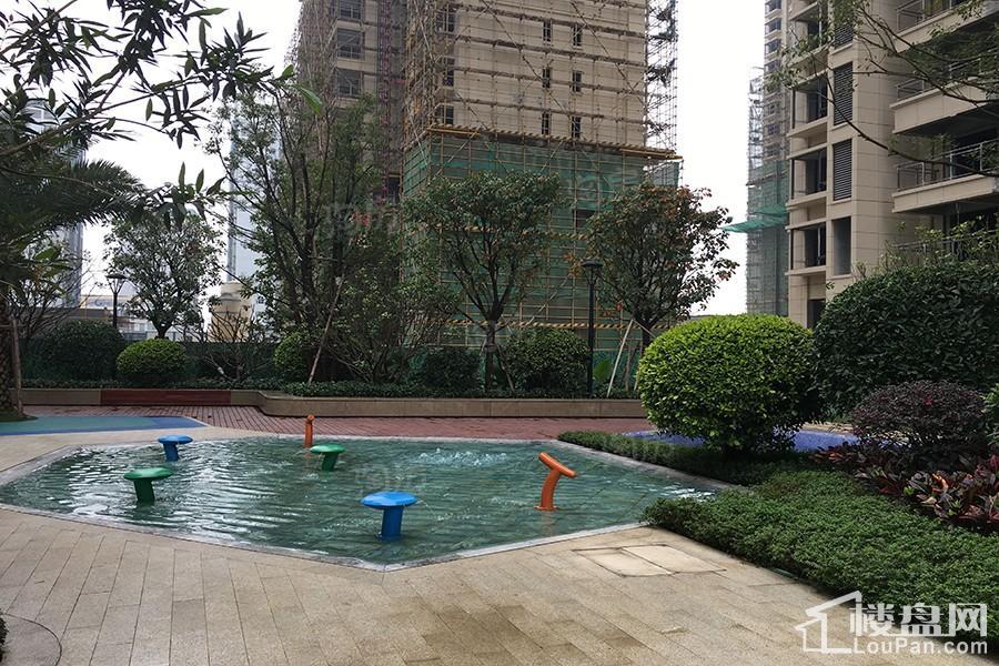 绿地中央广场实景图