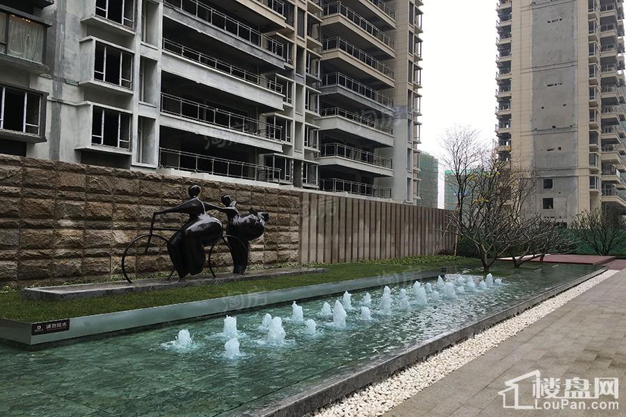 绿地中央广场实景图