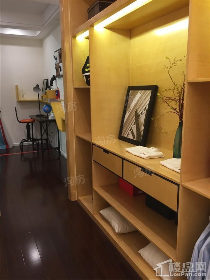 保利领秀前城样板间