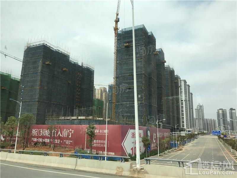 绿城春江明月实景图