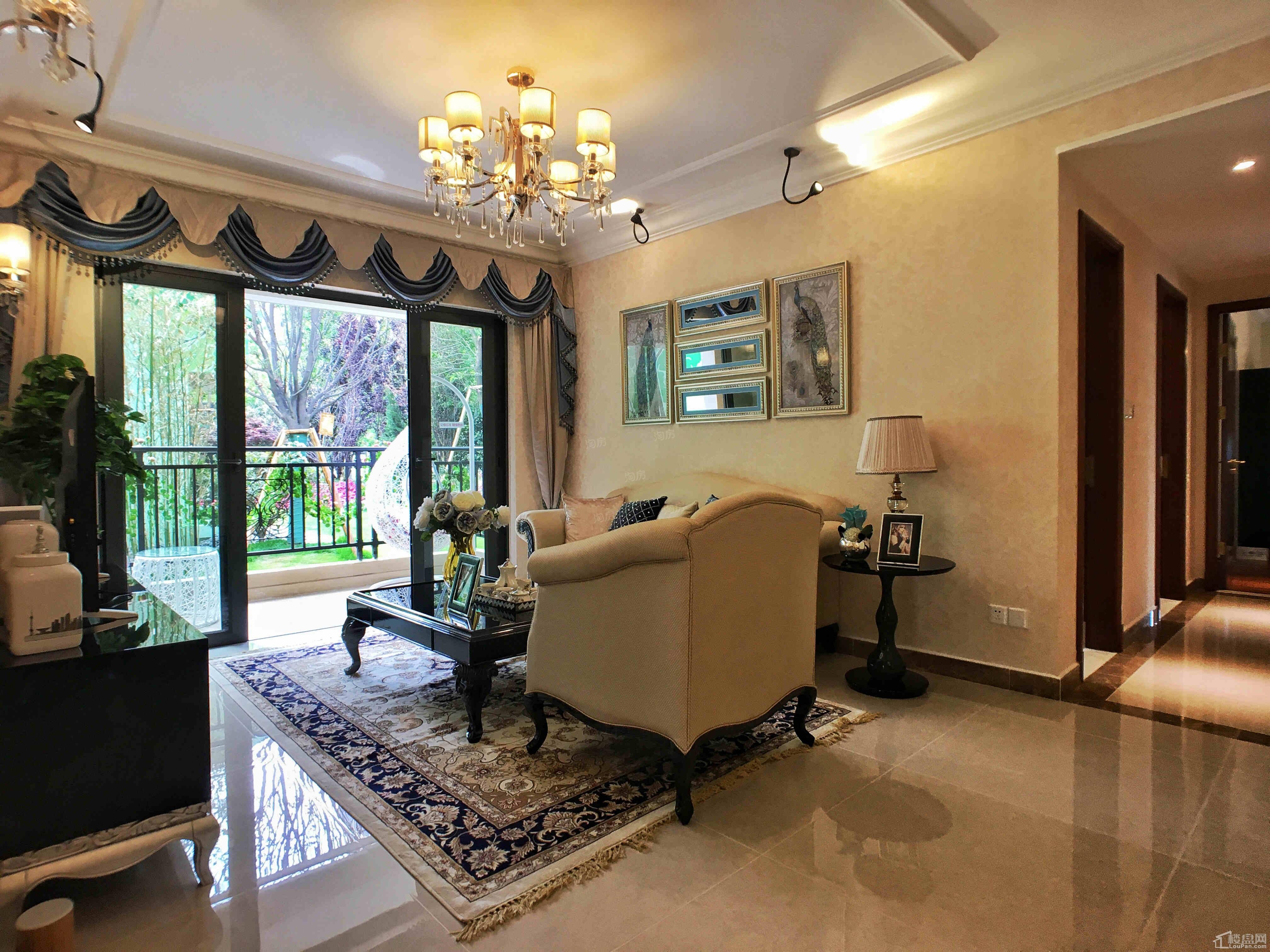 恒大云报华府样板间