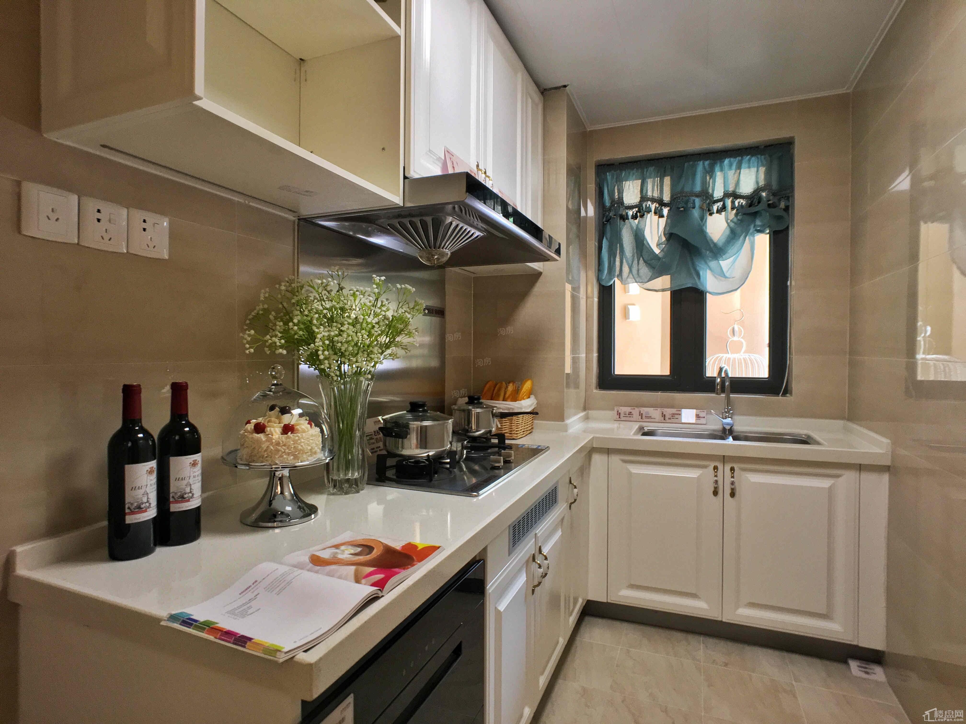 恒大云报华府样板间