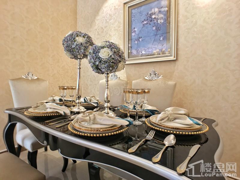 恒大云报华府样板间