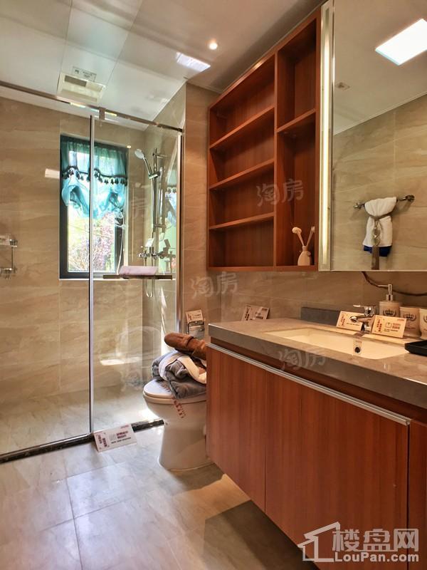 恒大云报华府样板间