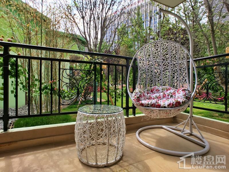 恒大云报华府样板间