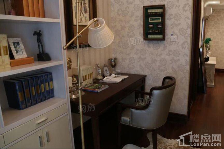 金地香山湖样板间