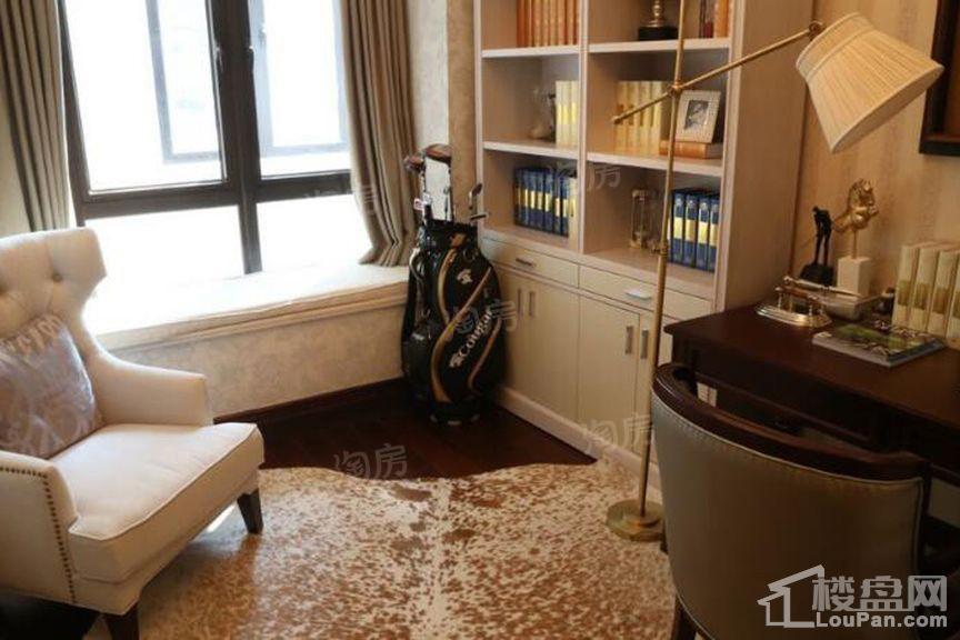 金地香山湖样板间