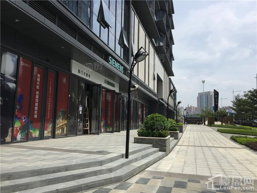 绿地中央广场实景图