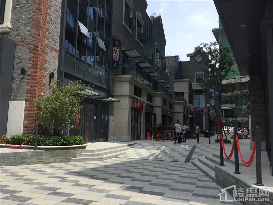 绿地中央广场实景图