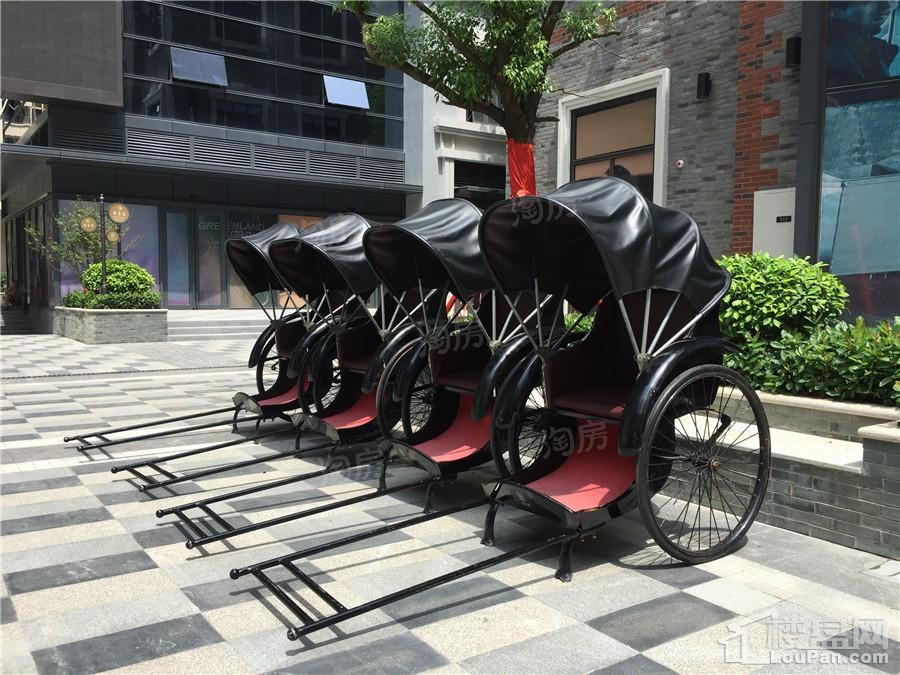 绿地中央广场实景图